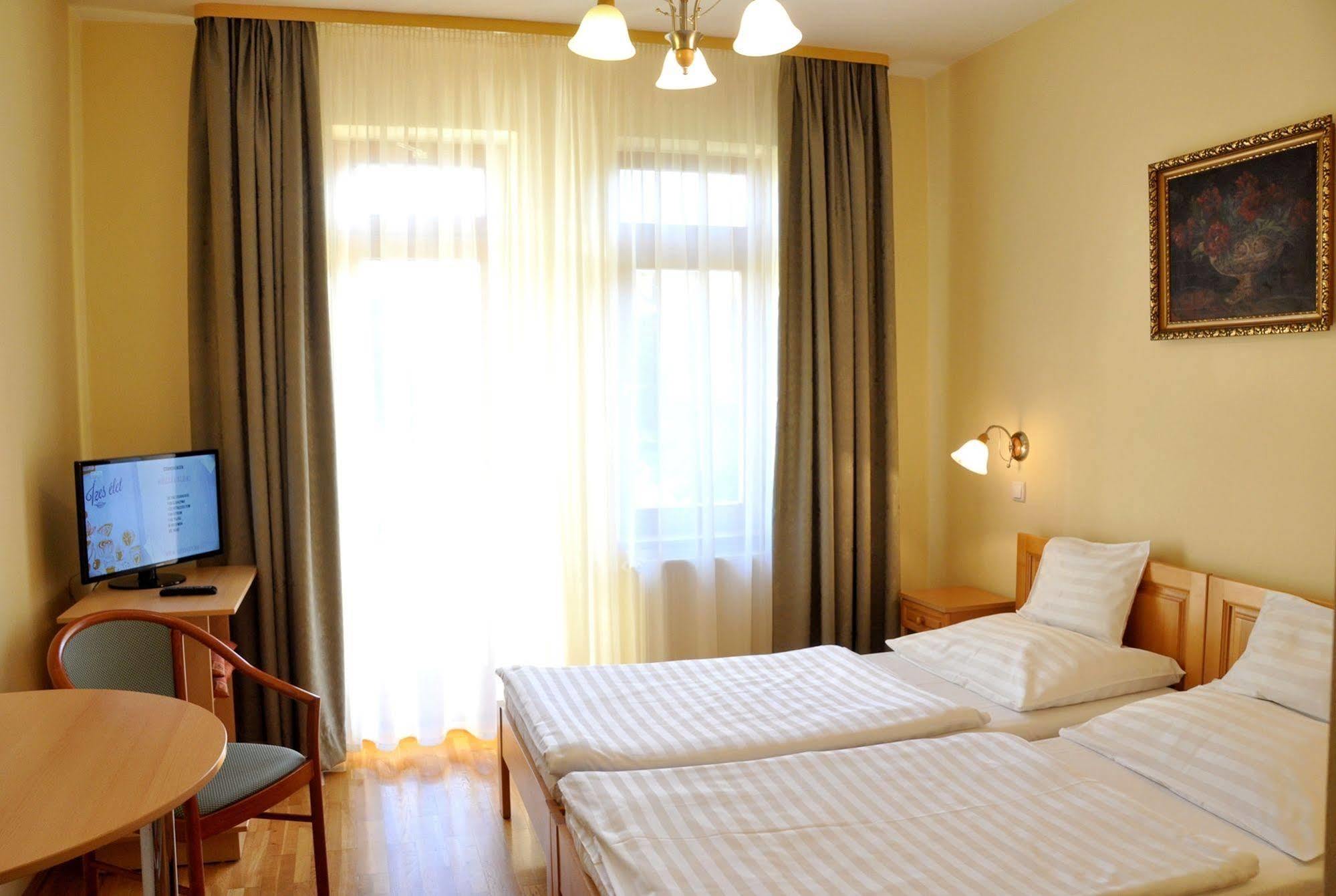 Ametiszt Hotel Harkány מראה חיצוני תמונה
